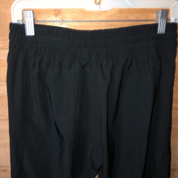 Apana 
black jogger Capri pants 
yoga
 pockets
 elastic waist & ankles 
Small - Picture 5 of 7